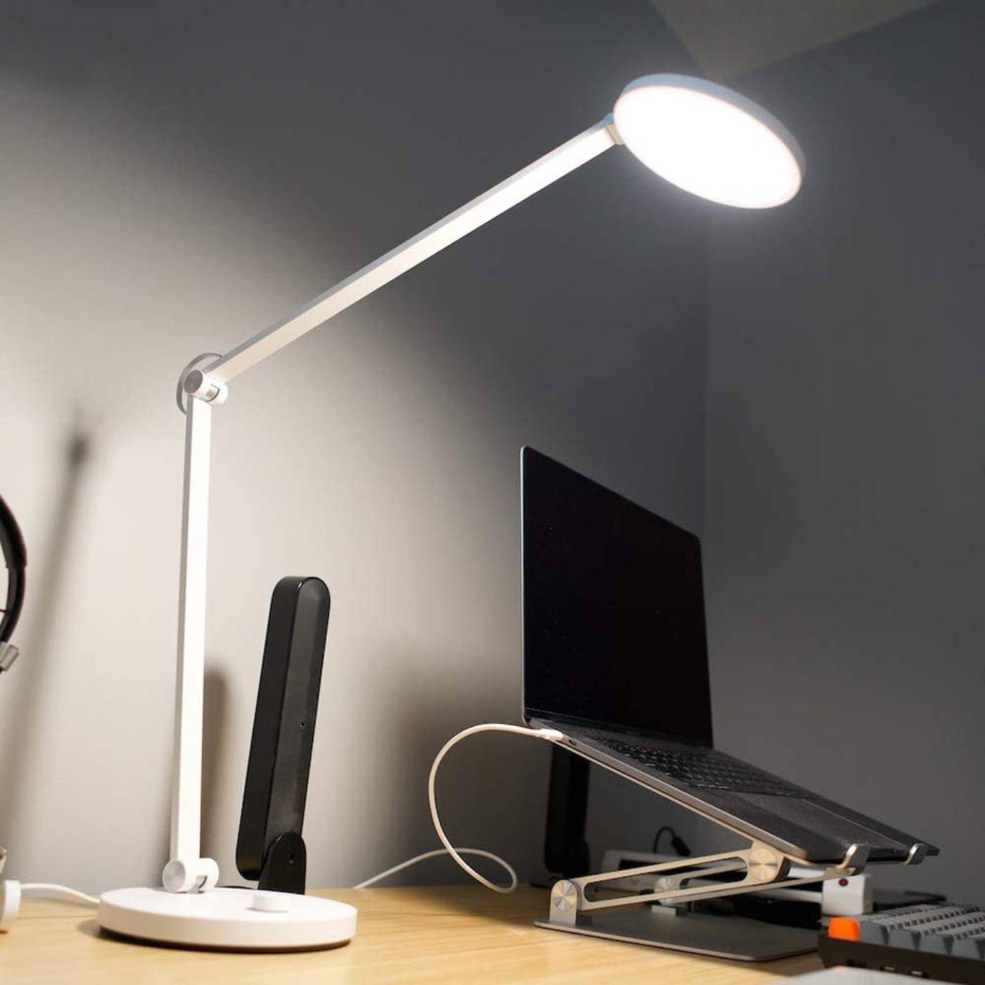 Xiaomi-MI Smart LED Desk Lamp Pro-white-1